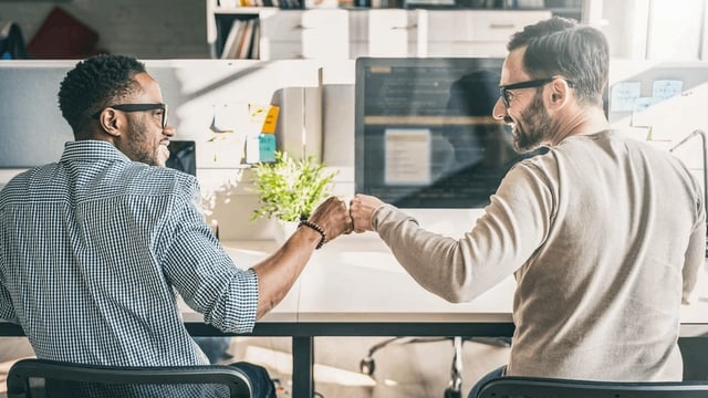 partnerseite_header_two-men_1920x1080px